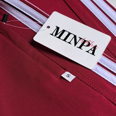 QUẦN THỂ DỤC POLY ĐỎ ĐÔ